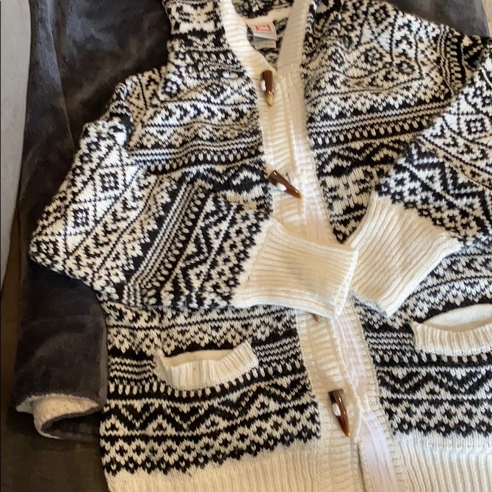 Avalanche sweater